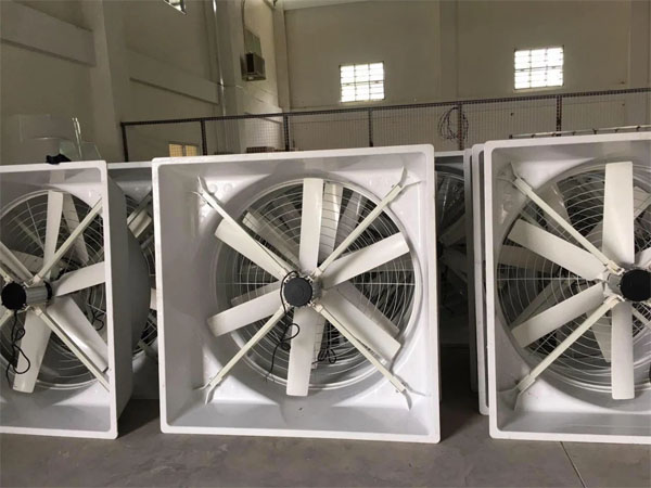 quạt hút composite